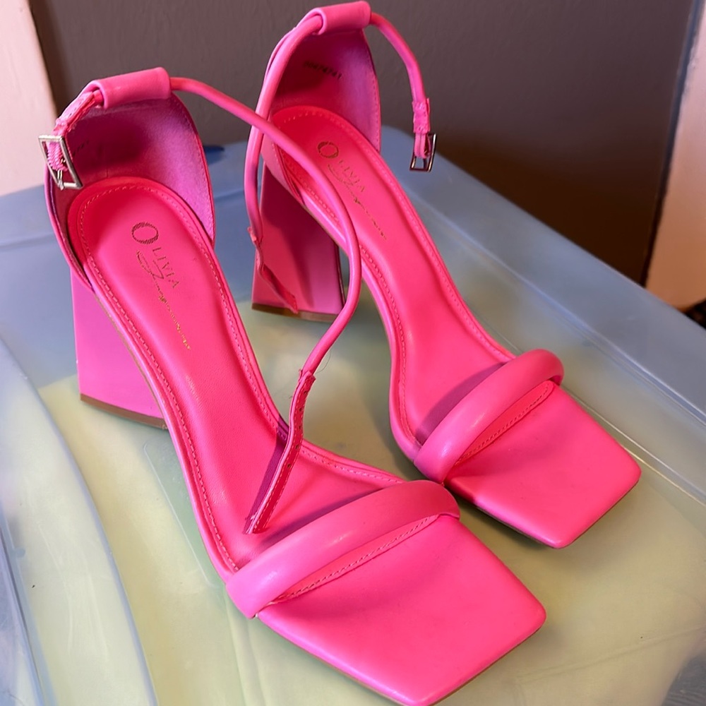 Olivia pink heels
